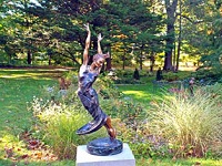 bee-and-thistle-inn-sculpture-garden-ct